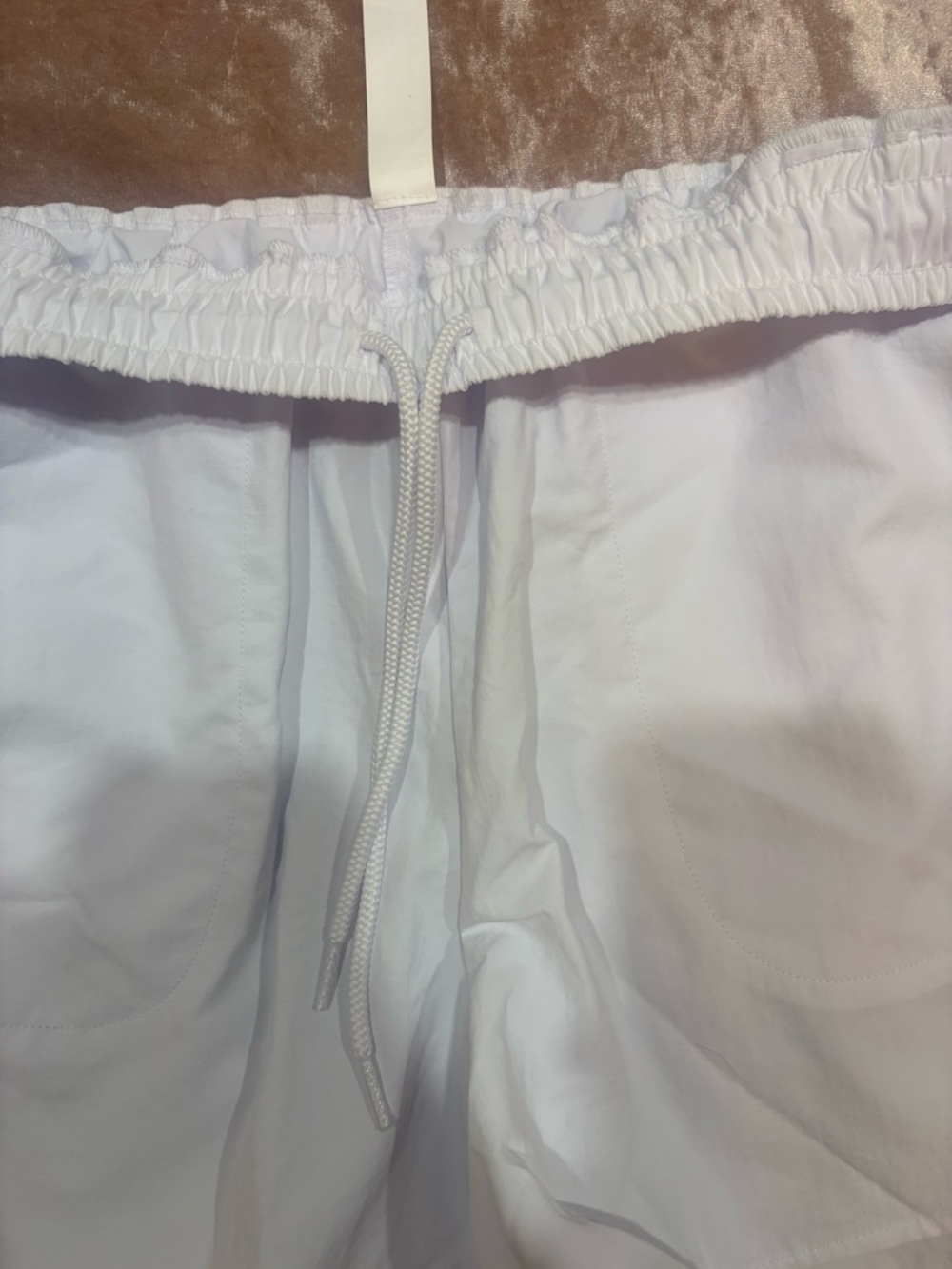 ALO Yoga White Elastic-Waist Athletic Shorts - Picture 8 of 8